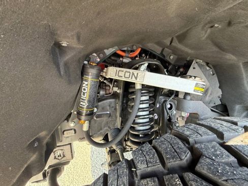 Used 2025 Toyota Tundra Platinum AWD/4WD image 25