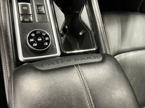 Used 2024 Nissan Pathfinder SL AWD/4WD image 7