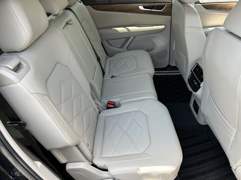 Certified 2025 Volkswagen Atlas SE AWD/4WD image 10