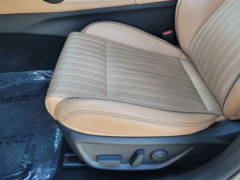 Used 2022 Genesis G70 3.3T image 17