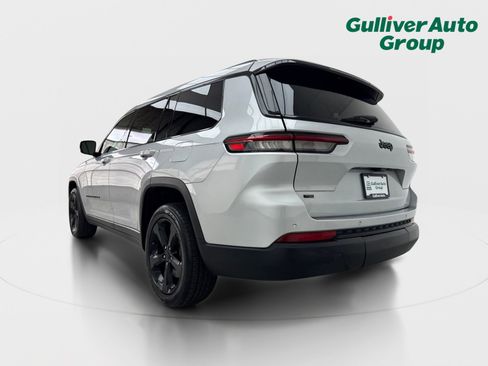 Used 2021 Jeep Grand Cherokee L Laredo RWD image 5