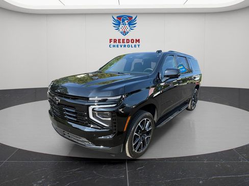 Used 2026 Chevrolet Suburban RST w/ Comfort Package image 1
