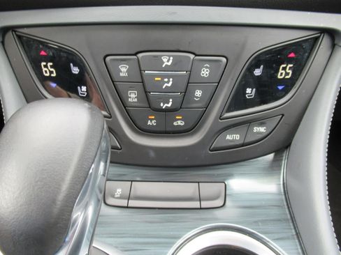Used 2020 Buick Envision Premium w/ Driver Confidence Package AWD/4WD image 28