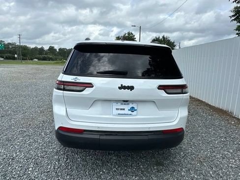 Used 2024 Jeep Grand Cherokee L Altitude RWD image 4