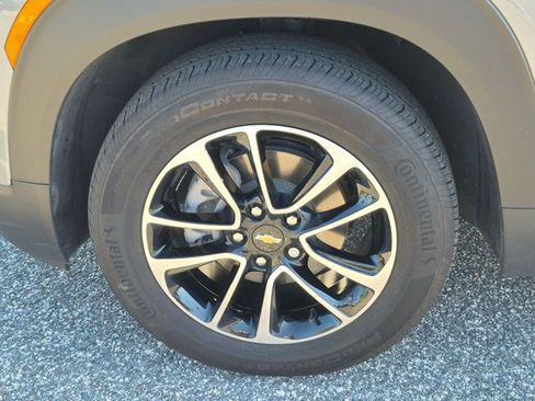 Used 2024 Chevrolet TrailBlazer LT w/ Driver Confidence Package FWD image 23