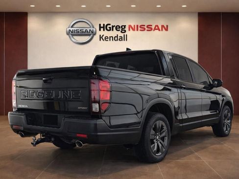 Used 2025 Honda Ridgeline Sport image 4
