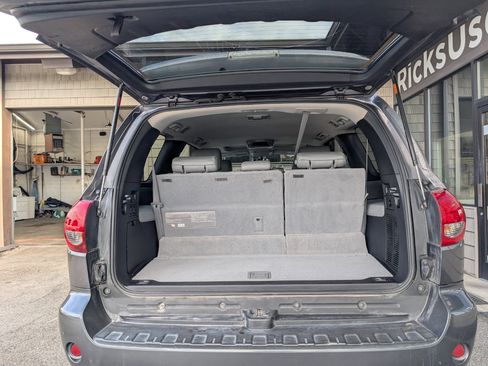 Used 2015 Toyota Sequoia SR5 image 24