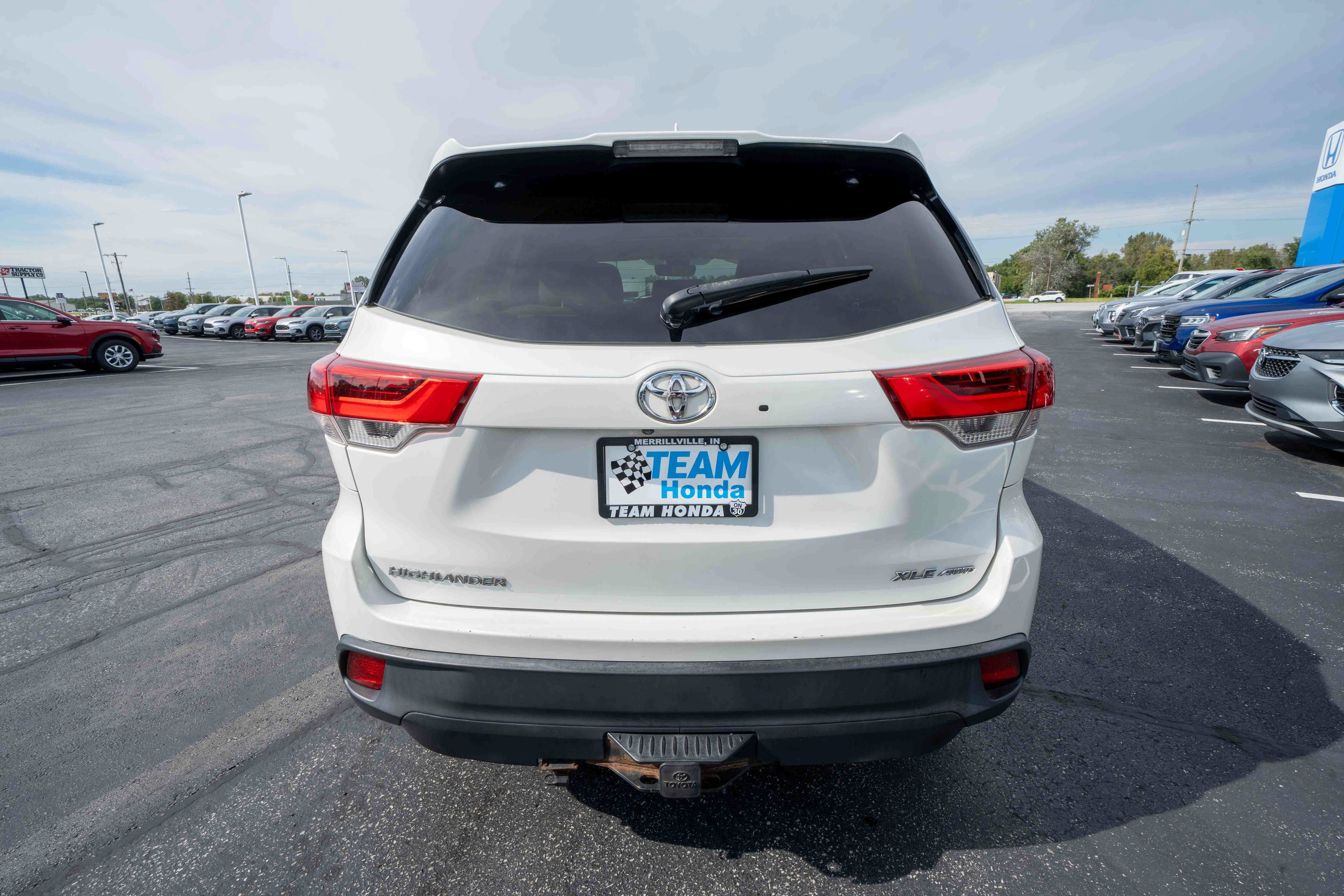 Used 2017 Toyota Highlander XLE AWD/4WD image 5