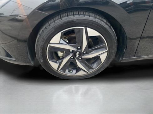 Used 2023 Hyundai Elantra SEL w/ Convenience Package image 12