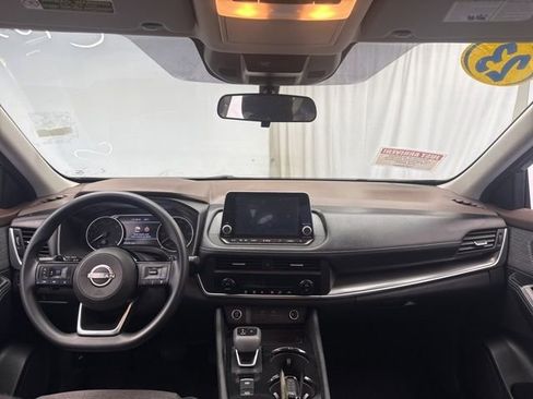 Used 2023 Nissan Rogue SV image 14