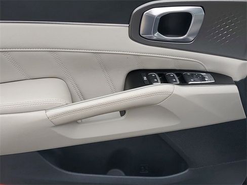 Certified 2023 Kia Sorento SX image 16