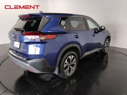 Used 2023 Nissan Rogue SV image 4