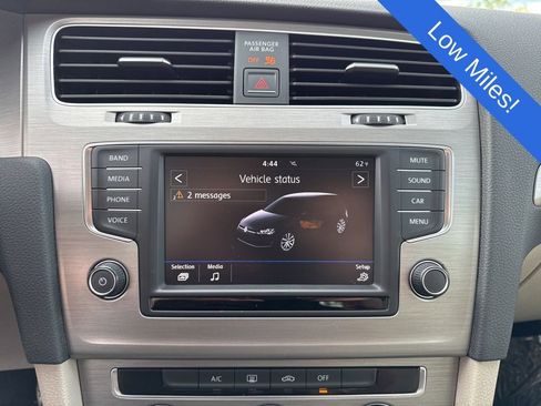 Used 2017 Volkswagen Golf S image 19