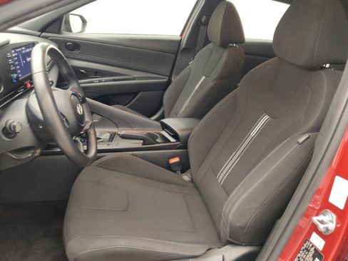Used 2025 Hyundai Elantra Sport FWD image 17
