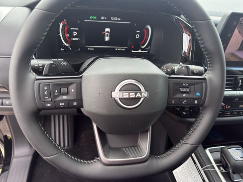 New 2026 Nissan Pathfinder SL AWD/4WD image 16