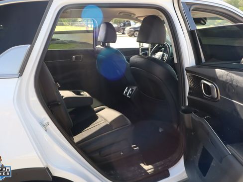 Used 2025 Kia Sorento S FWD image 28