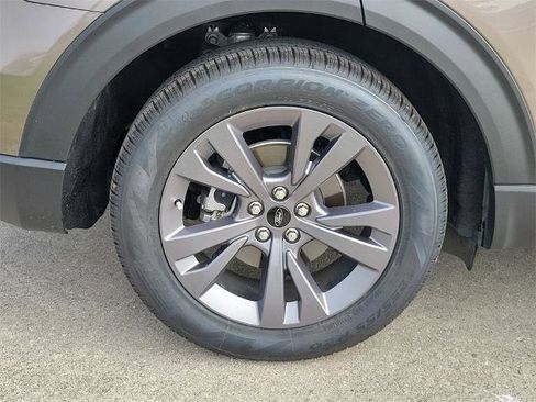 Certified 2021 Ford Explorer XLT w/ Equipment Group 202A image 4