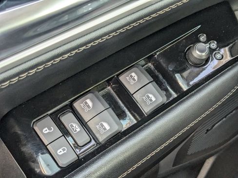 Used 2024 Jeep Wagoneer L Series II w/ Flexible Seating Group AWD/4WD image 27