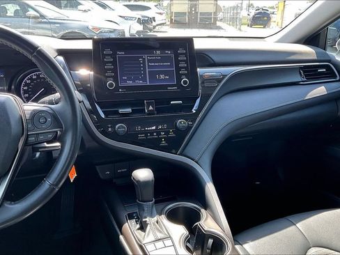 Used 2023 Toyota Camry SE FWD image 8