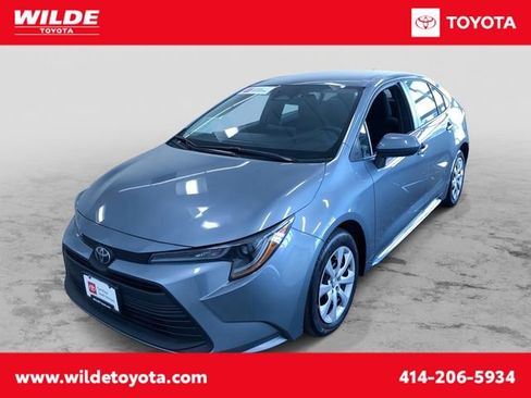 Certified 2025 Toyota Corolla LE image 1