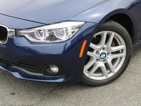 Used 2018 BMW 320i xDrive Sedan image 4