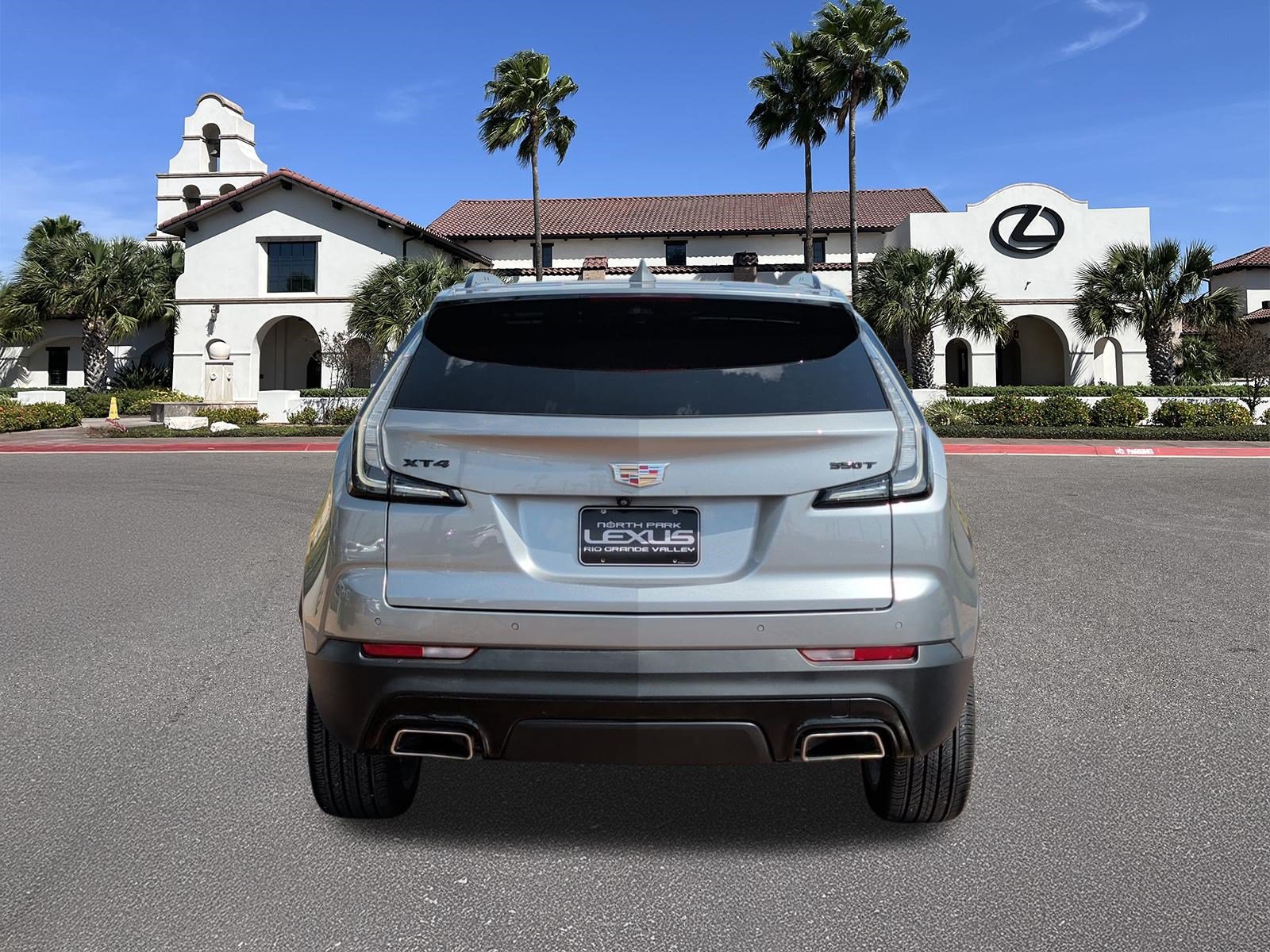 Used 2023 Cadillac XT4 Sport w/ Enhanced Visibility Package FWD image 3