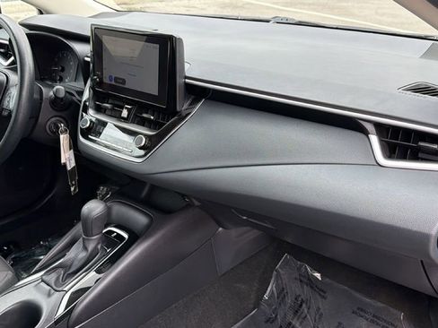 Used 2025 Toyota Corolla LE FWD image 41