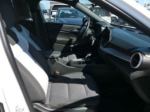 Used 2024 Chevrolet Trax RS w/ Driver Confidence Package FWD image 28