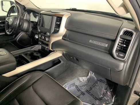 Used 2022 RAM 1500 Laramie AWD/4WD image 5