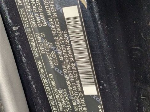 Used 2025 Volvo XC60 B5 Plus image 36