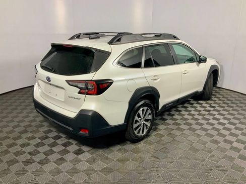 Used 2023 Subaru Outback Premium AWD/4WD image 12