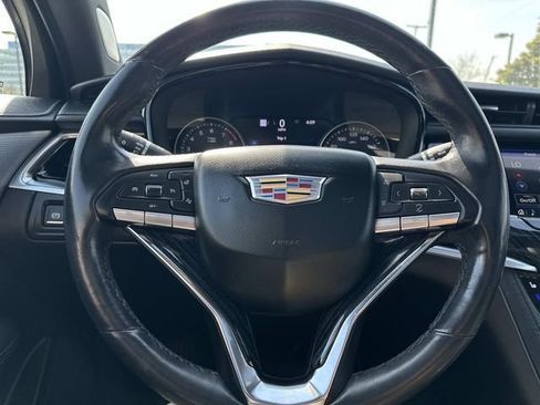 Used 2024 Cadillac XT6 Premium Luxury w/ Technology Package FWD image 21