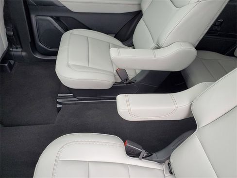 New 2025 Ford Explorer Active w/ Active Comfort Package image 36