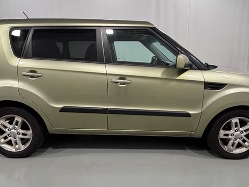 Used 2011 Kia Soul + FWD image 4