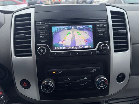 Used 2018 Nissan Frontier SV image 16