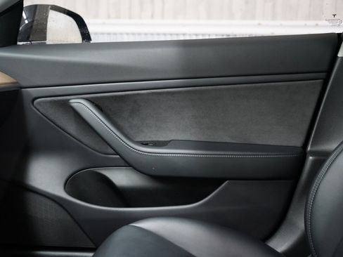 Used 2019 Tesla Model 3 Mid Range image 29