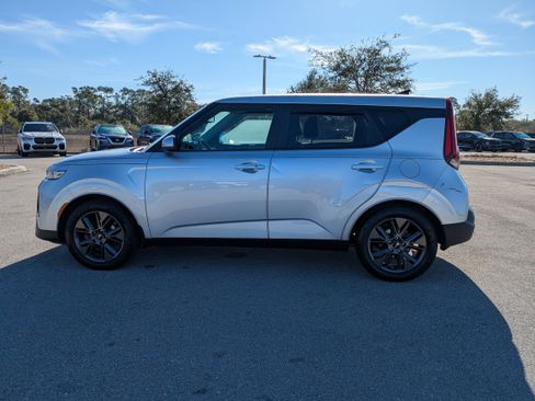 Used 2021 Kia Soul EX image 8