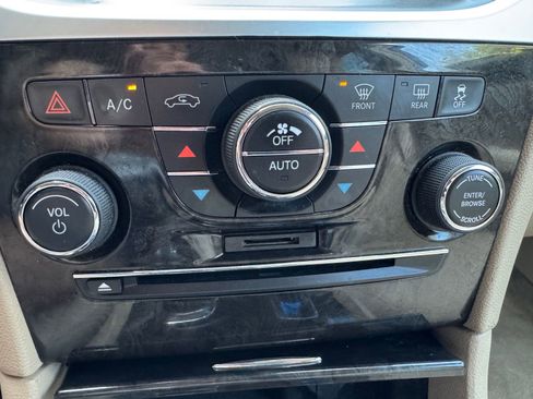 Used 2013 Chrysler 300 RWD image 24