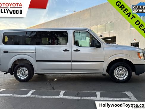 Used 2019 Nissan NV 3500 S image 1