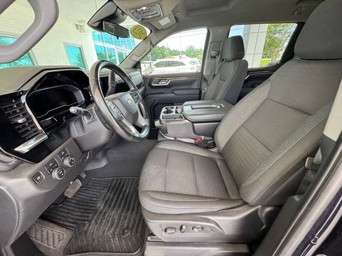 Used 2023 Chevrolet Silverado 1500 LT AWD/4WD image 13