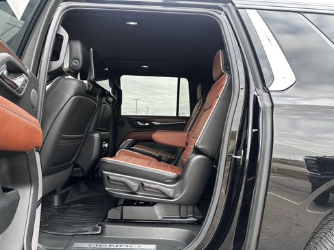 Used 2024 GMC Yukon XL Denali Ultimate image 19
