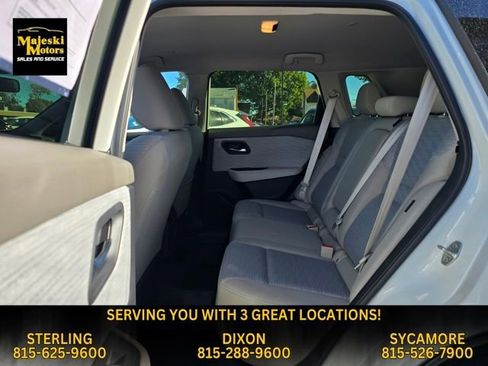 Used 2023 Nissan Rogue SV image 24