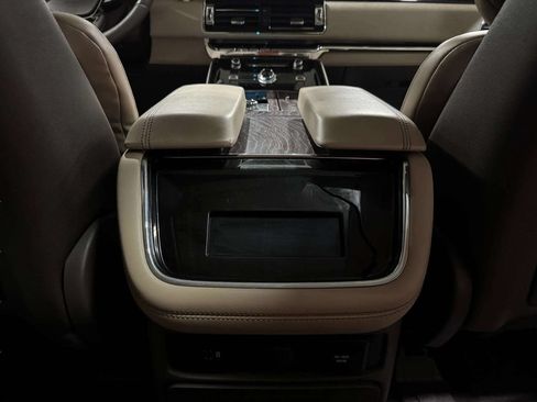 Certified 2022 Lincoln Navigator L Reserve AWD/4WD image 16