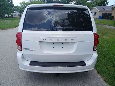 Used 2016 Dodge Grand Caravan SE FWD image 7