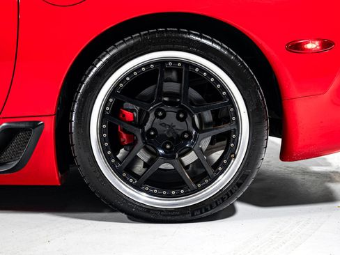 Used 2002 Chevrolet Corvette Z06 w/ Memory Pkg image 10