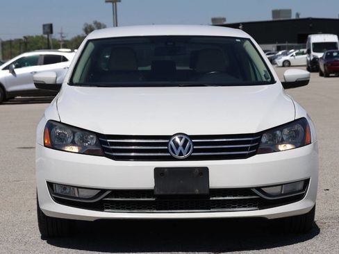 Used 2015 Volkswagen Passat 1.8T Limited Edition FWD image 2