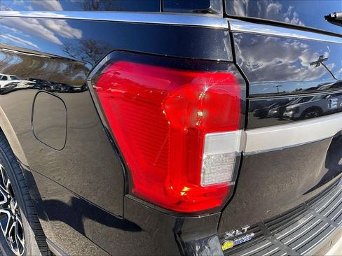 Used 2024 Ford Expedition Max XLT AWD/4WD image 32