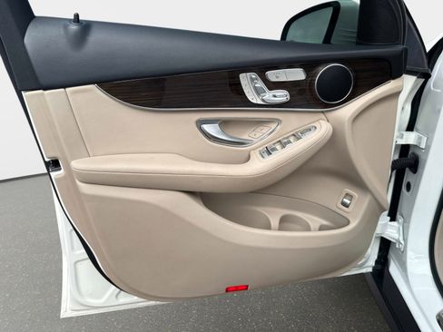 Certified 2022 Mercedes-Benz GLC 300 300 image 17