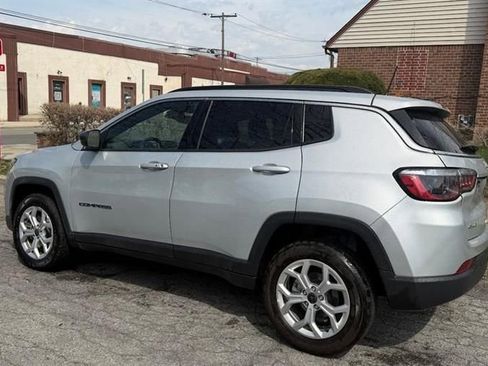 Used 2025 Jeep Compass Trailhawk AWD/4WD image 5