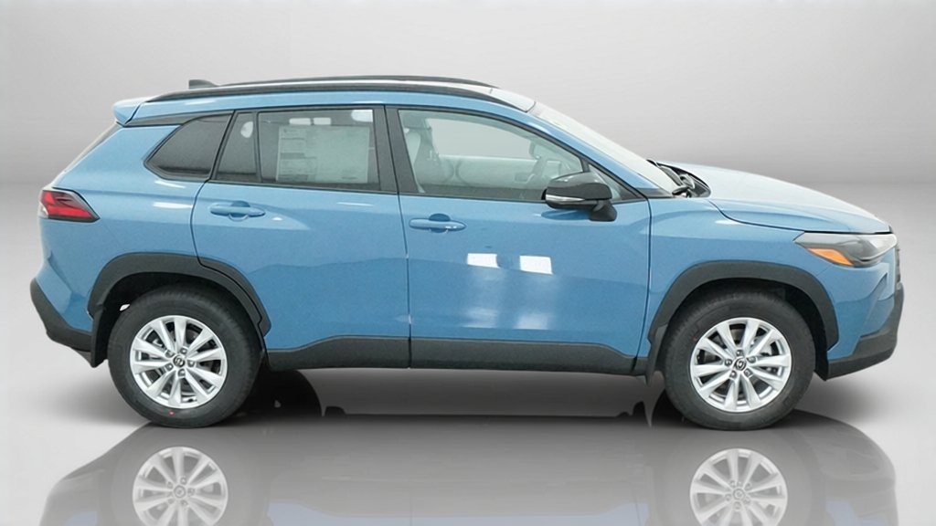 New 2026 Toyota Corolla Cross LE w/ Moonroof Package FWD image 7